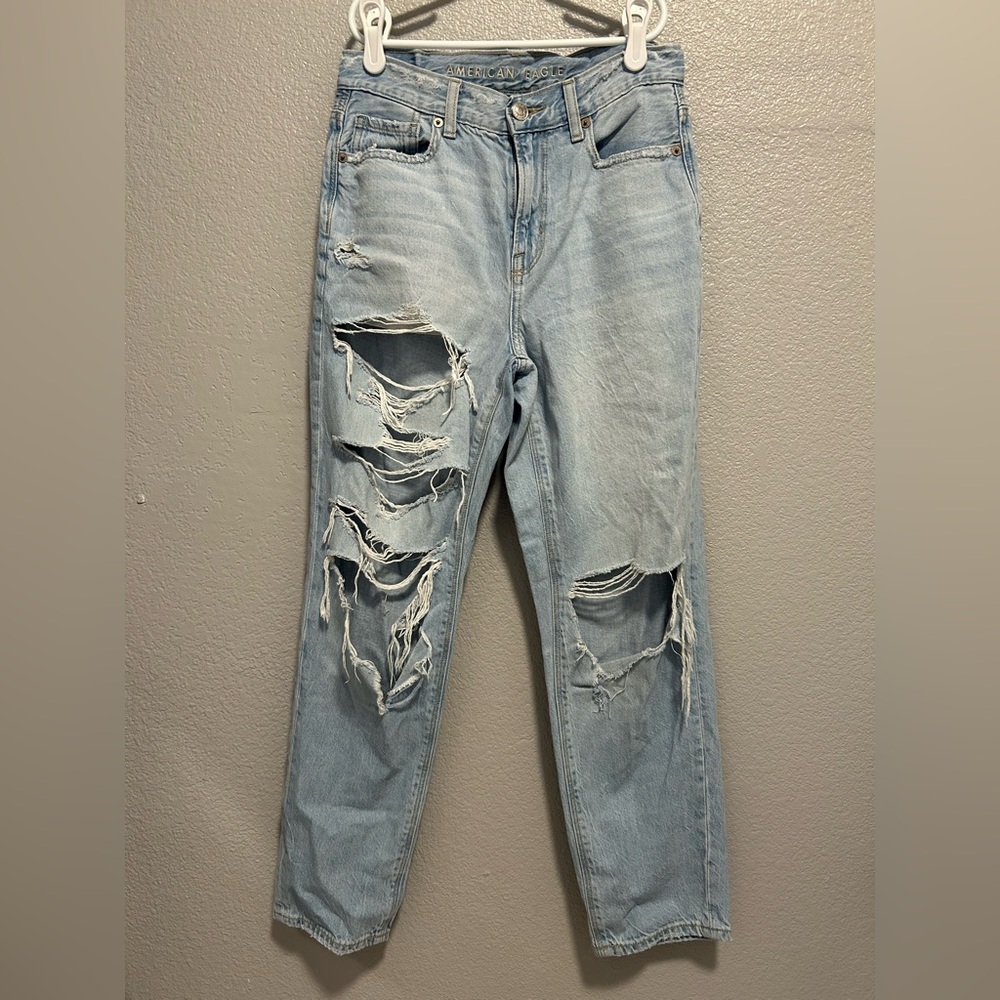 American Eagle Mom Straight Jean